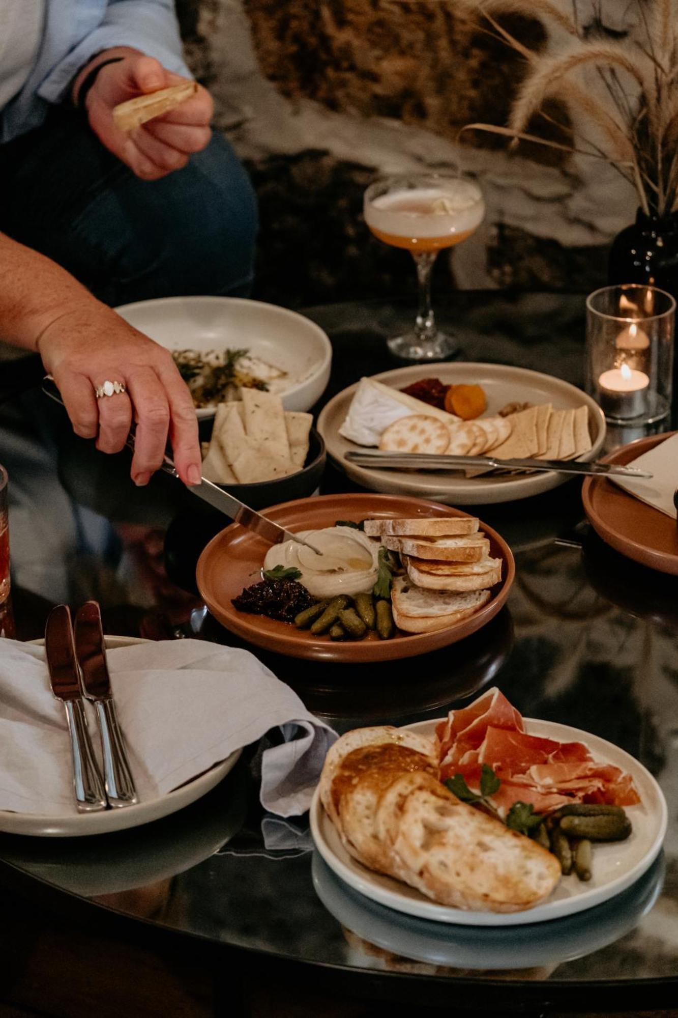 The Oak & Anchor Hotel 仙女港 外观 照片 A cheese board