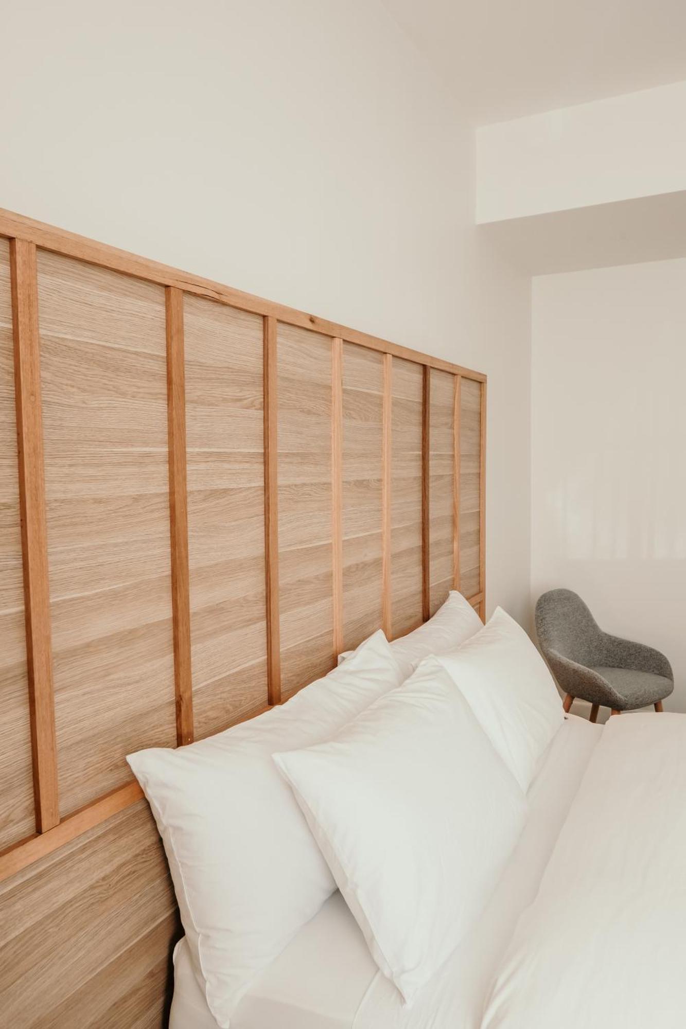 The Oak & Anchor Hotel 仙女港 外观 照片 A headboard