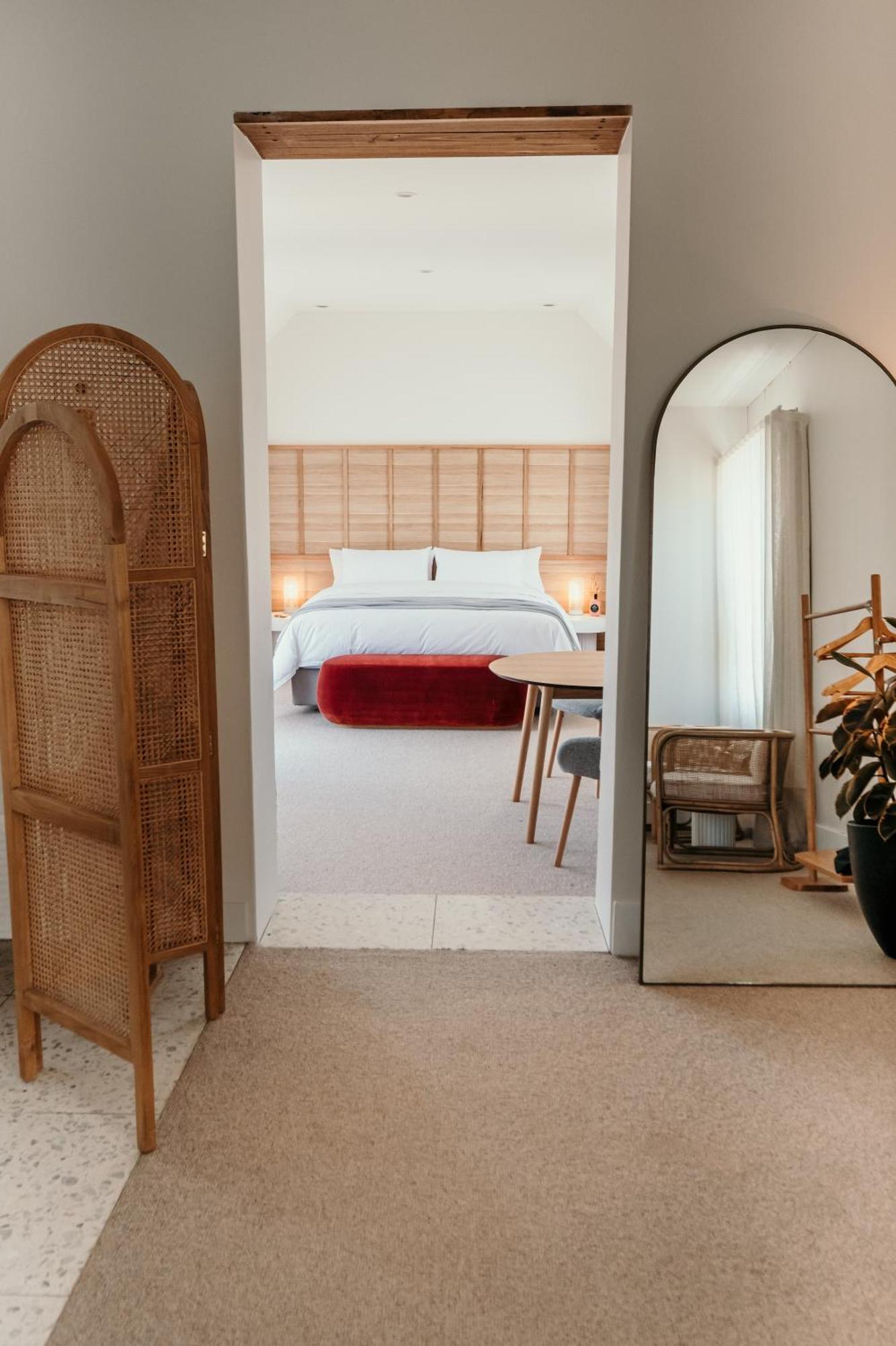 The Oak & Anchor Hotel 仙女港 外观 照片 A bedroom at the hotel